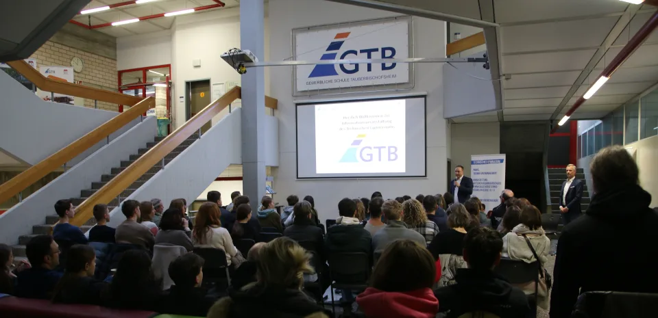 Vielfältige Bildungswege unter einem Dach - Informationstag an der GTB