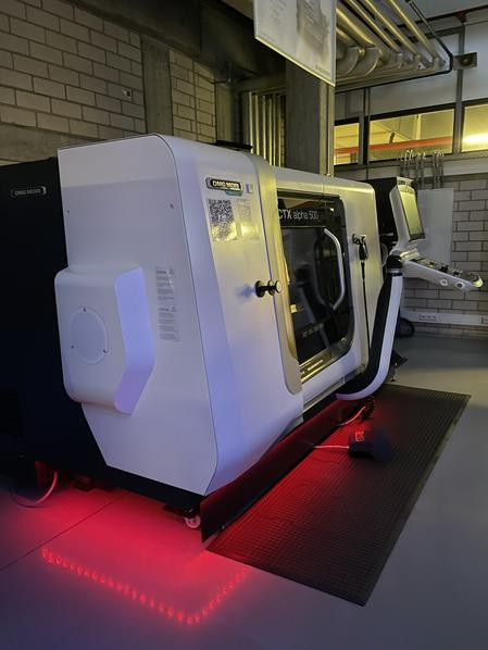 Moderne CNC-Drehmaschine